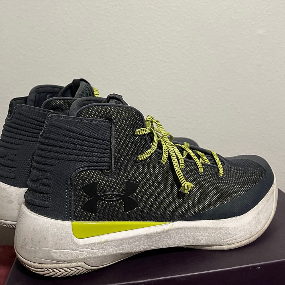 UnderArmour 10.5 us